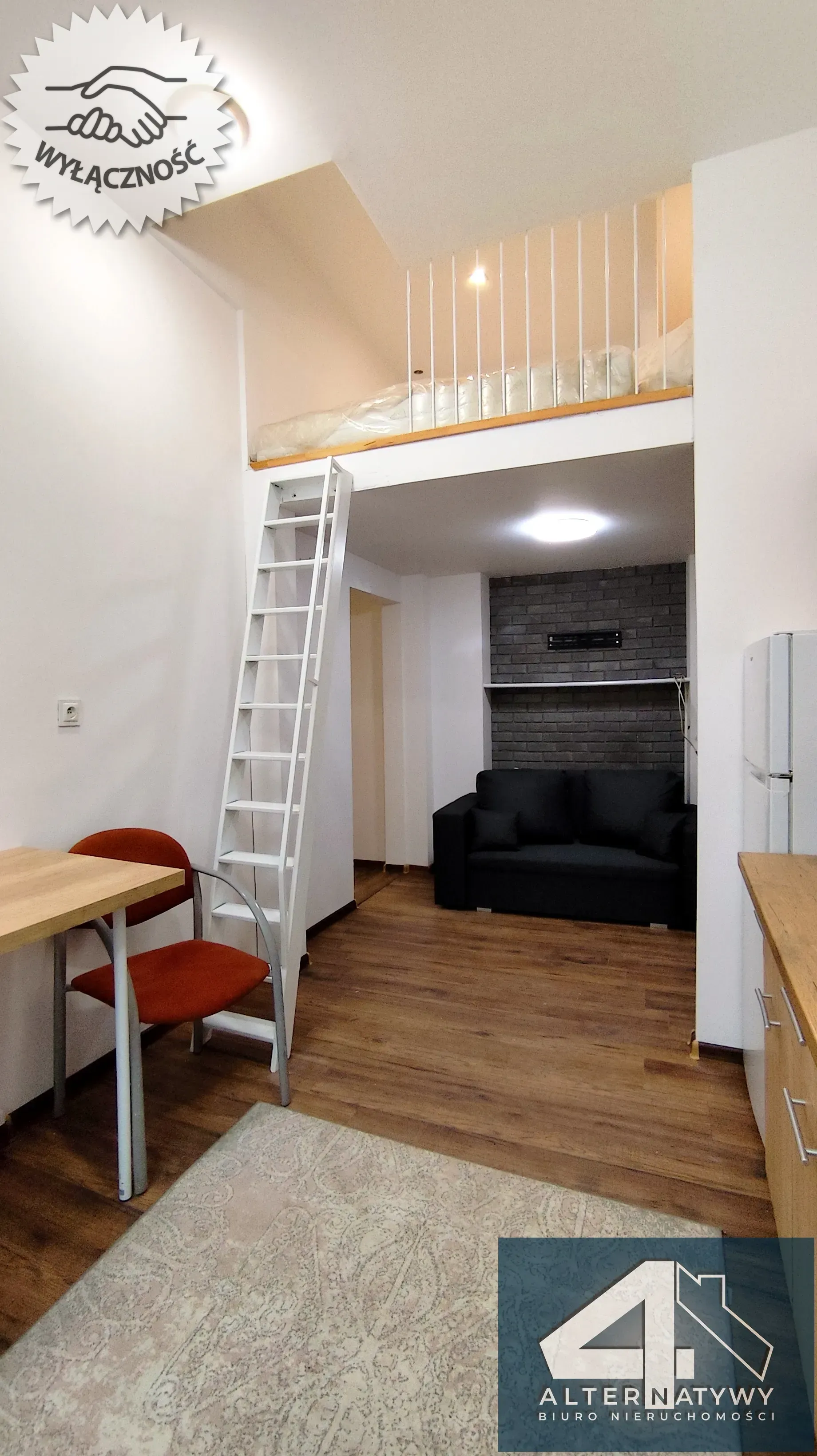 Kawalerka z antresolą przy Manufakturze 11