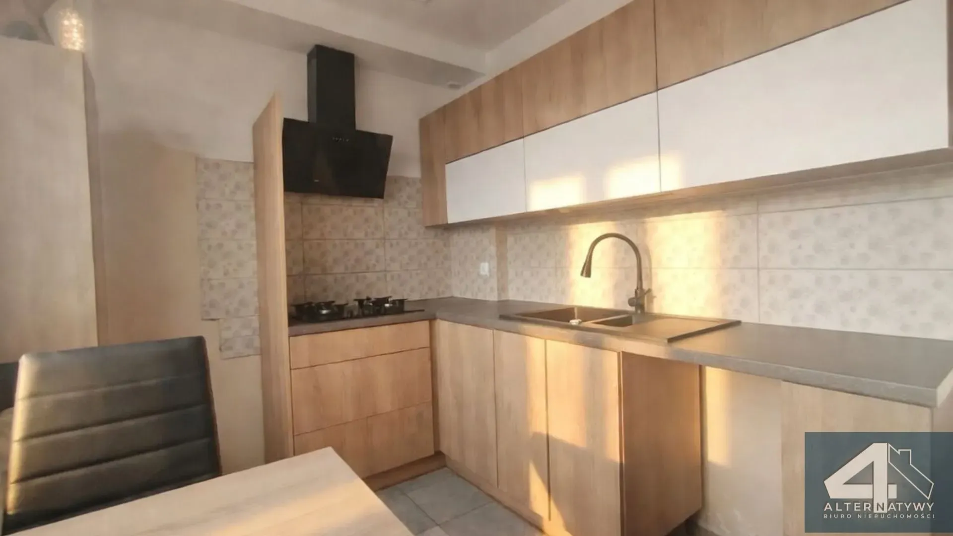 3 pokoje | do odświeżenia| | 69,33 m² 8