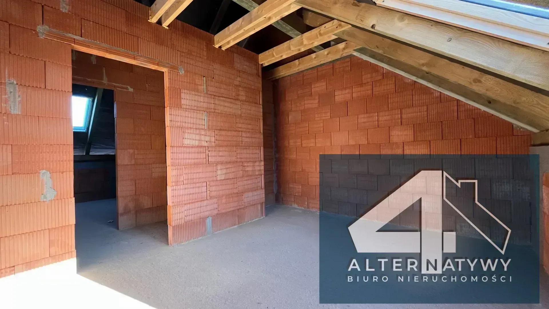 Nowa inwestycja z dużymi  przeszkleniami 12