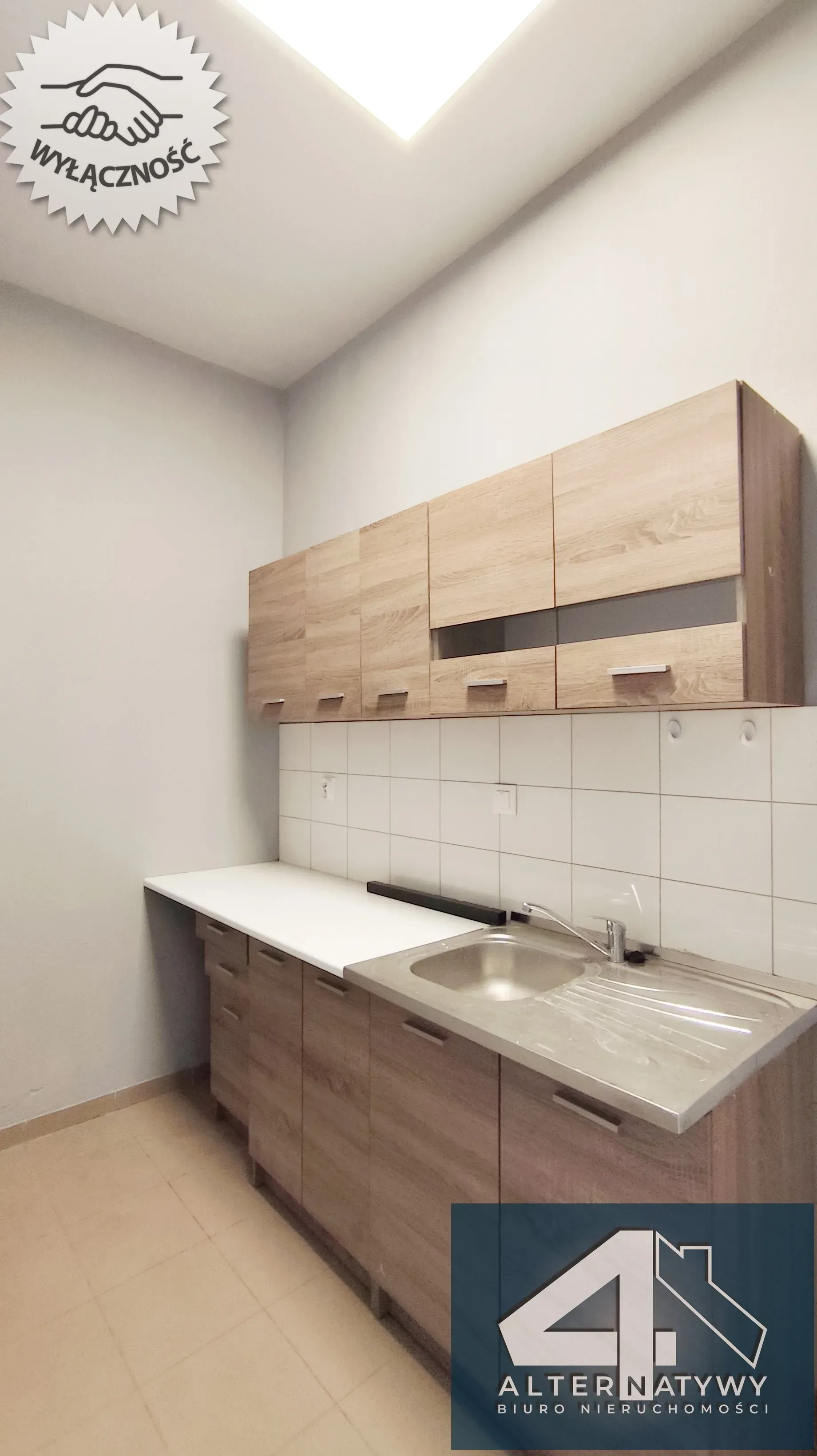 Warsztat samochodowy-wysokość  7m. Dobra cena! 6