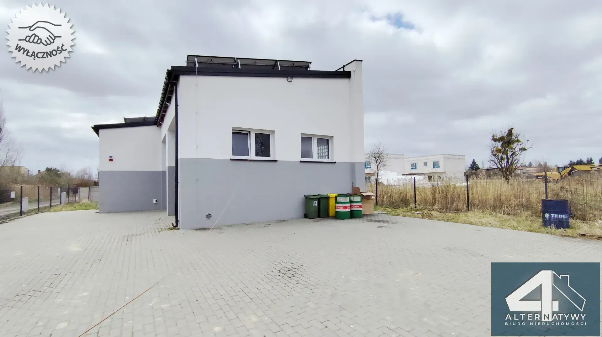 Warsztat samochodowy-wysokość  7m. Dobra cena! 5