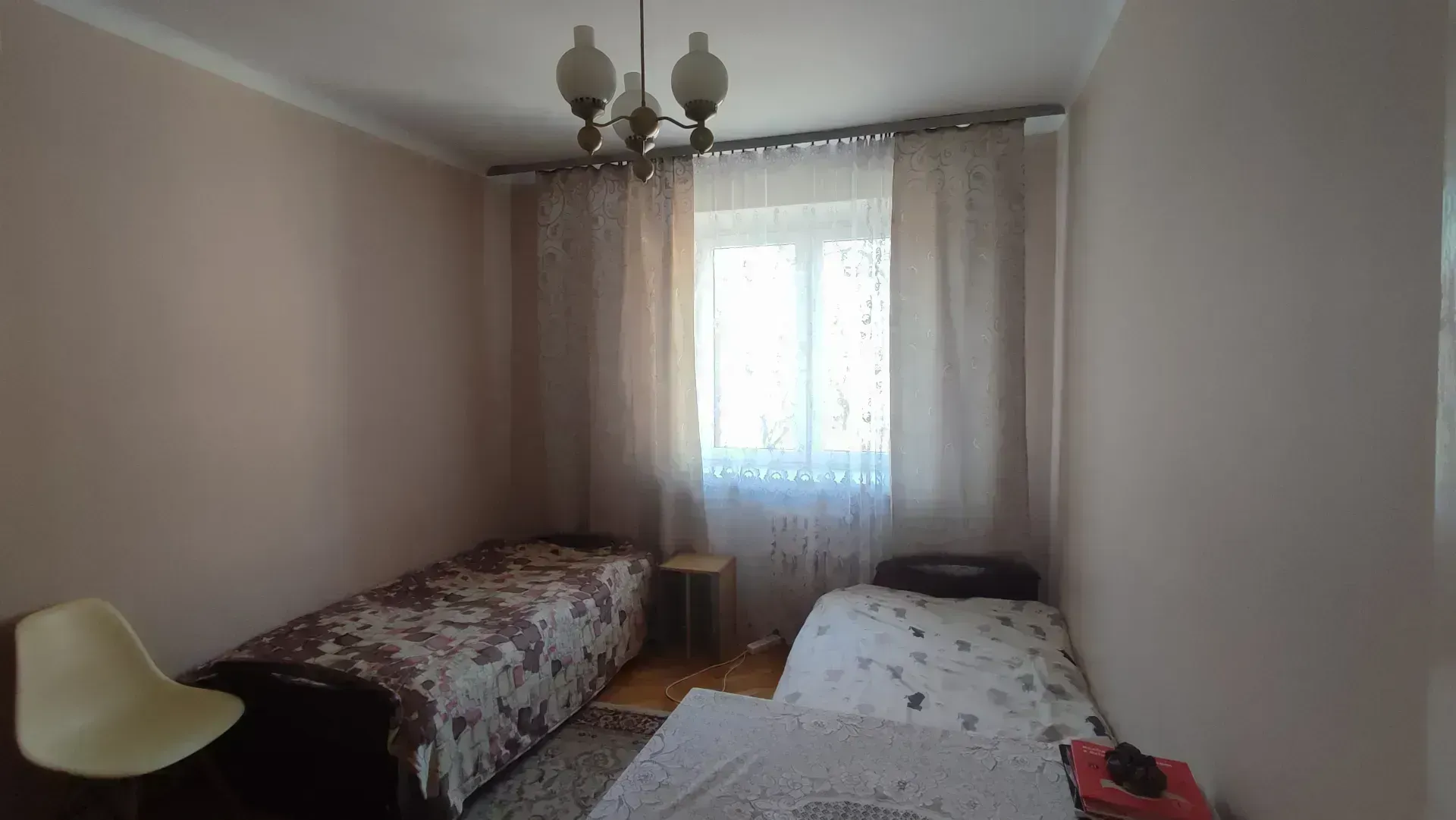 Ustawne  obok Zalewu Nowohuckiego 4