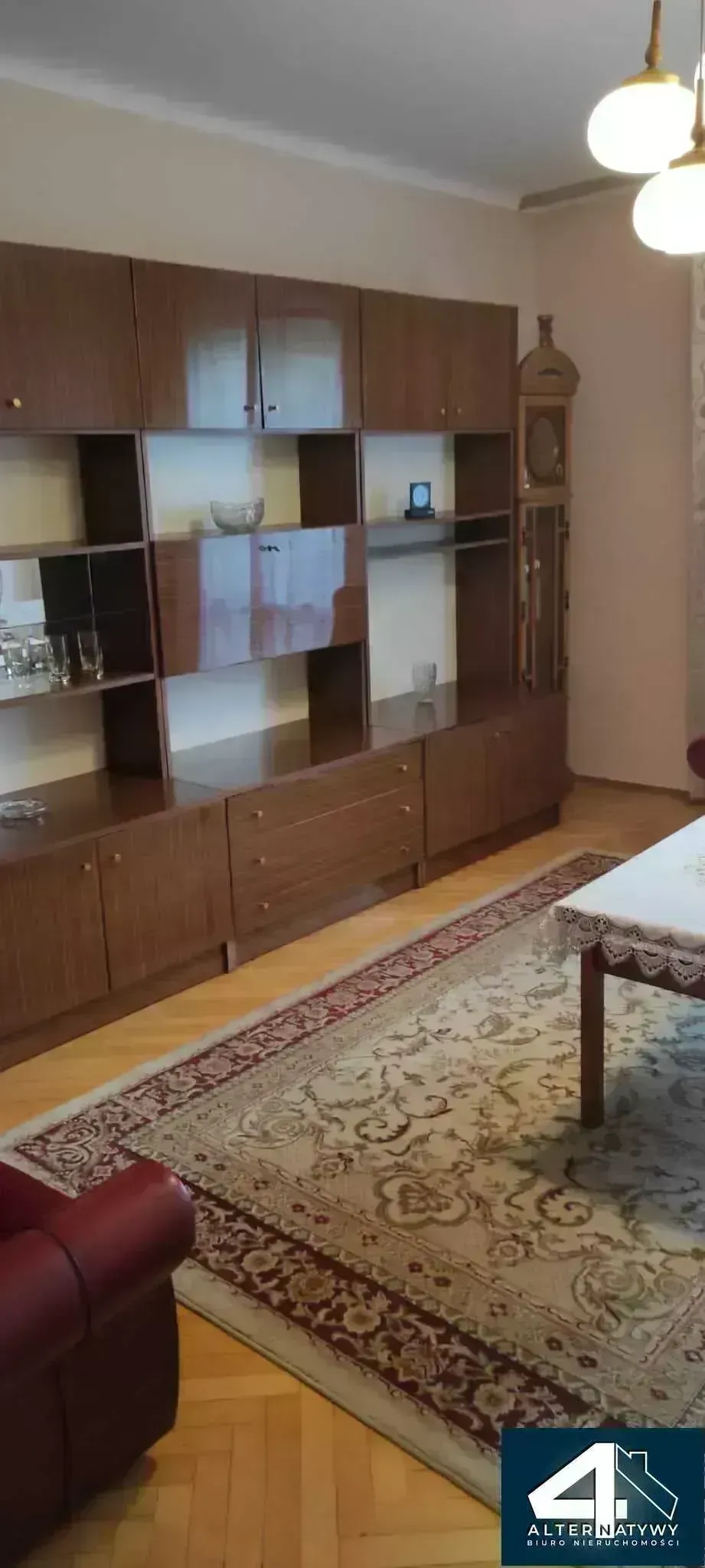 Ustawne  obok Zalewu Nowohuckiego 9