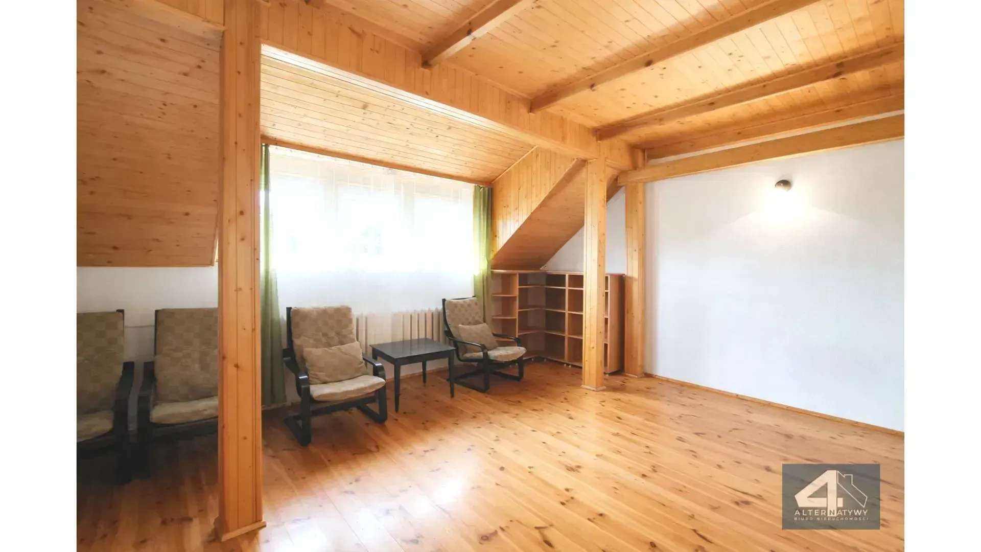 Szeregowiec/4 kondygnacje/Duża działka 24