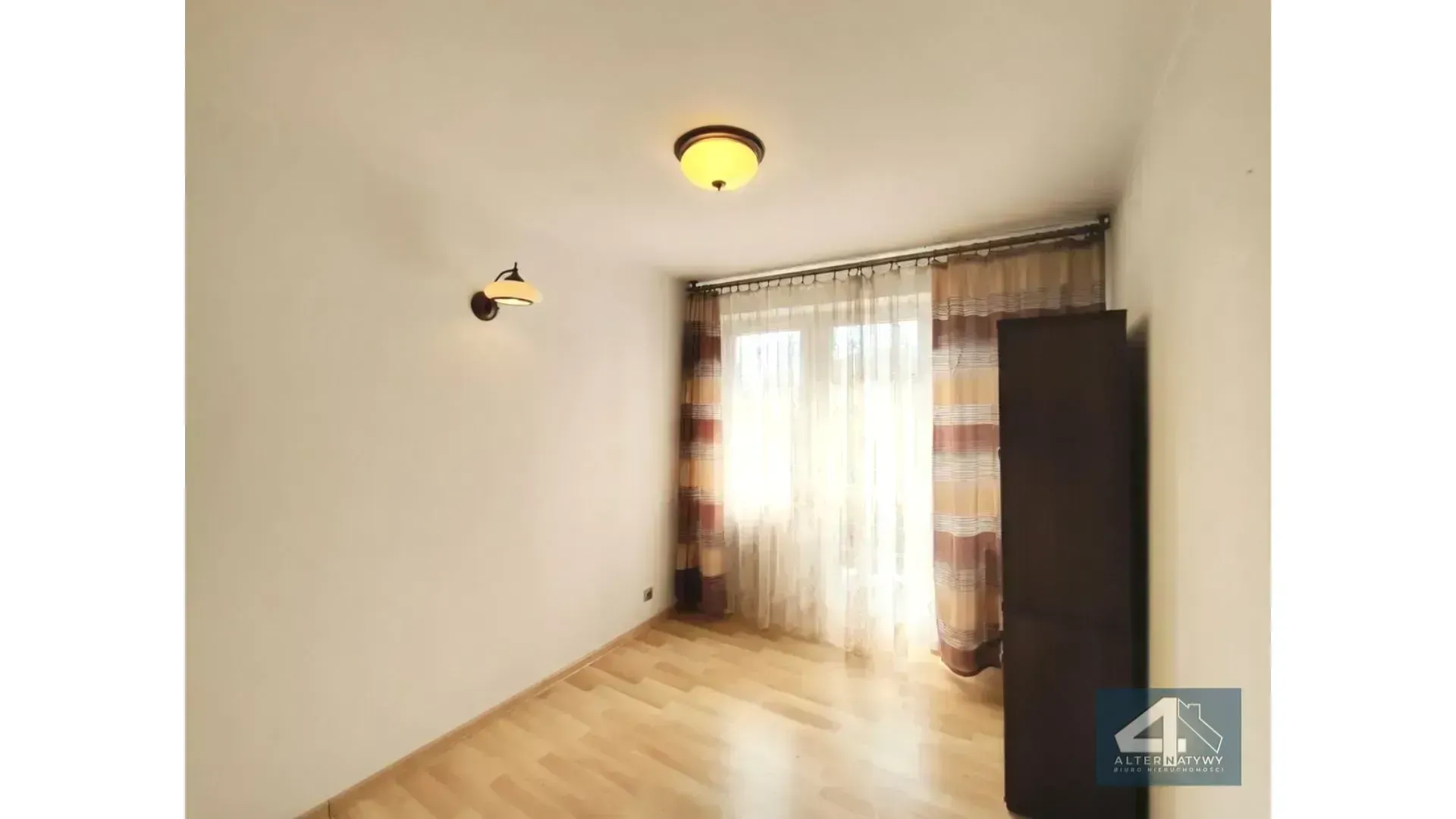Przestronny szeregowiec z dużą działką 9
