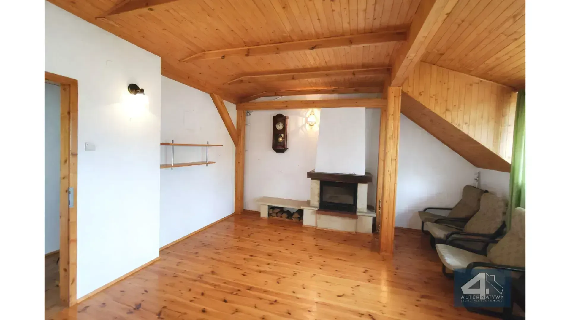 Przestronny szeregowiec z dużą działką 13