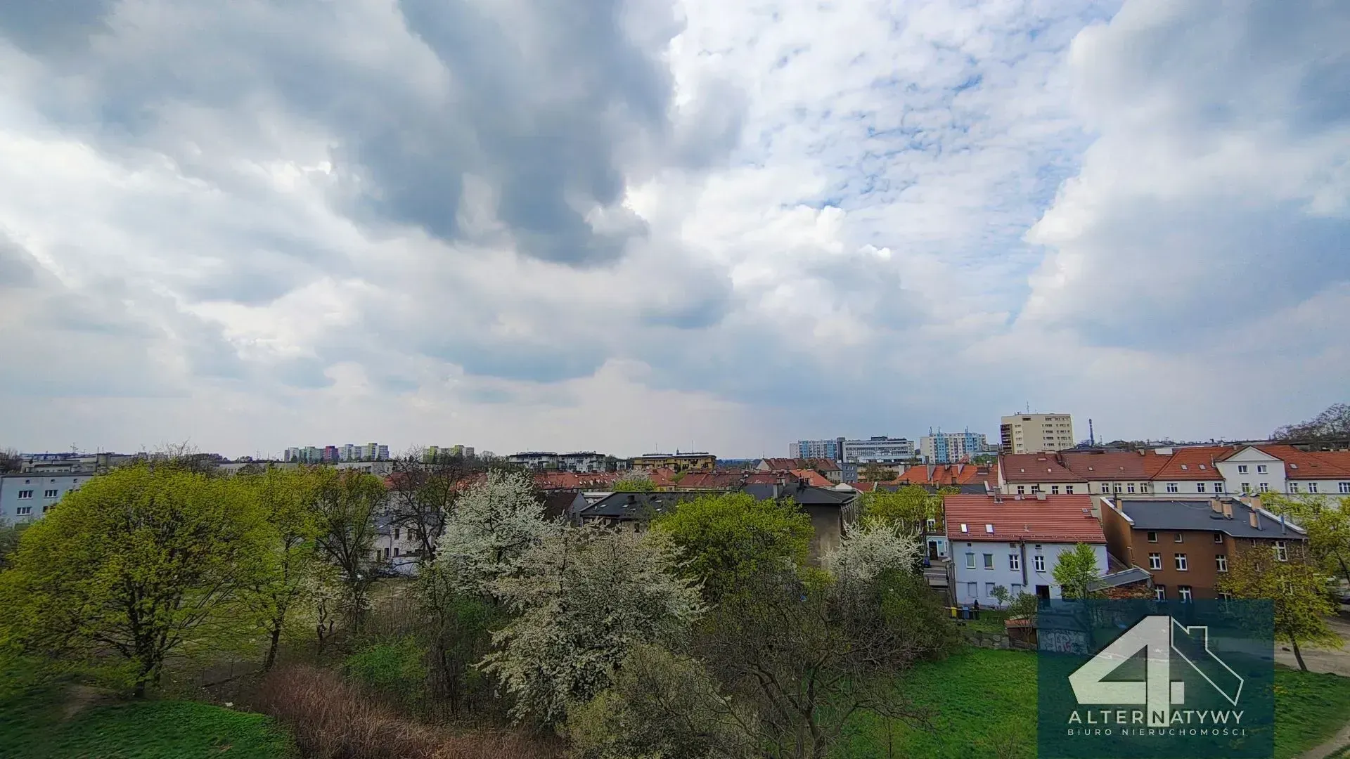 Gliwice Centrum, M4 i Balkon z Pięknym Widokiem 13