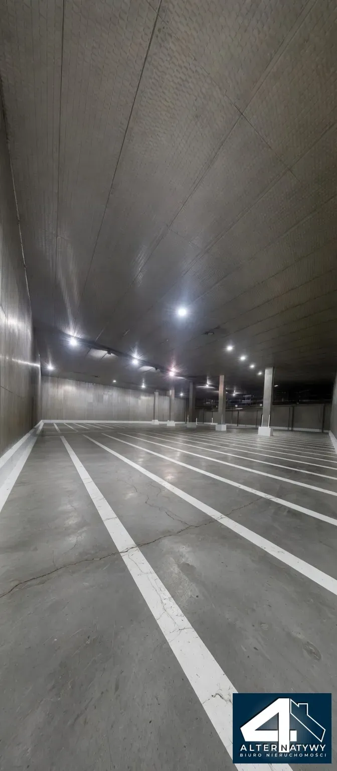 ZAKŁAD PRZETWÓRCZY Z WIELKIMI CHŁODNIAMI 6