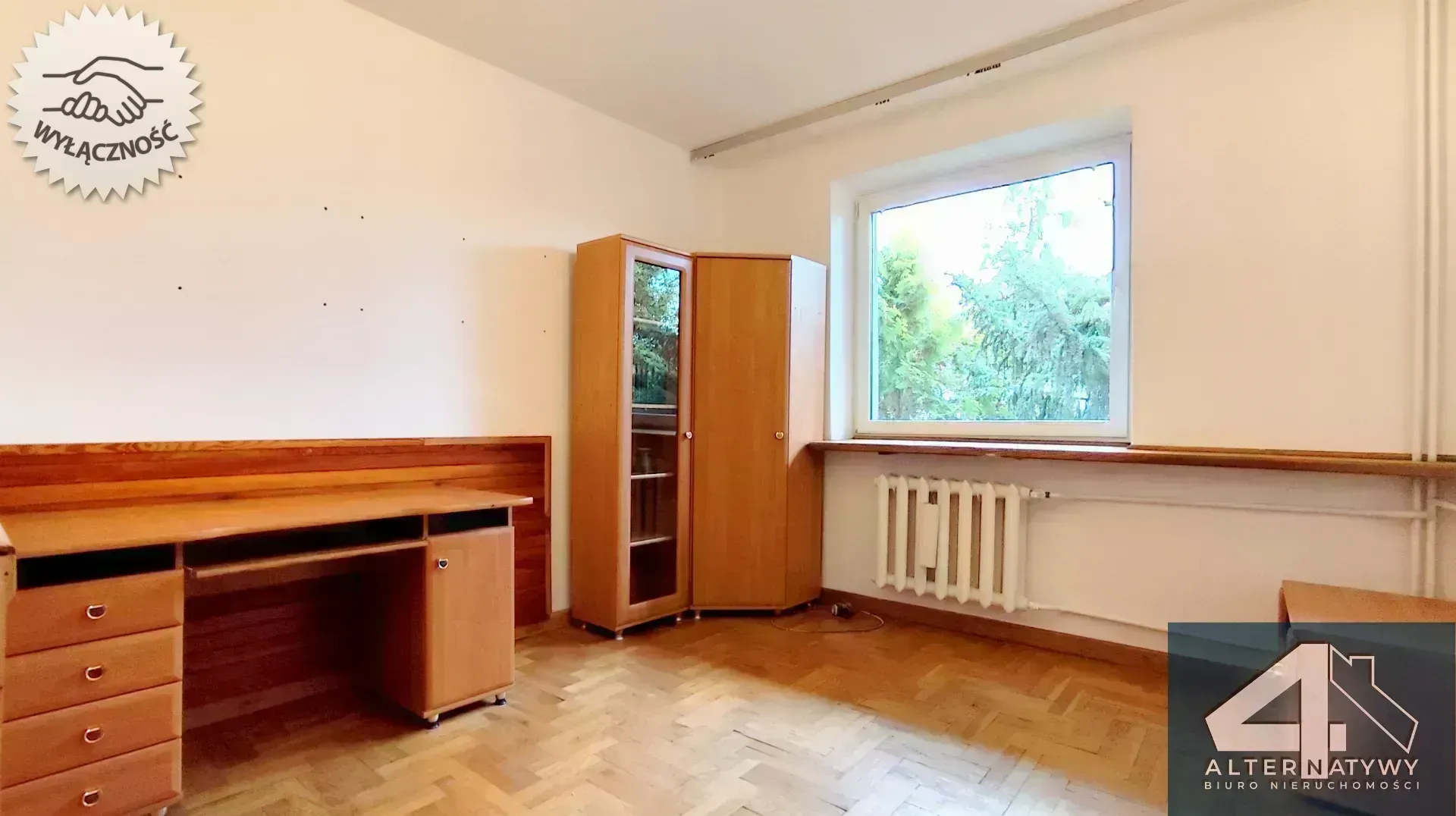 Duży dom z garażem bardzo blisko lasu, parku. 17