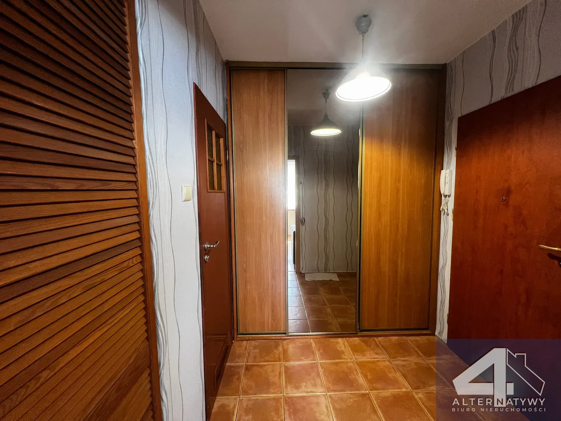 30m² | Kawalerka | Do zamieszkania | Oś. nowiny 9