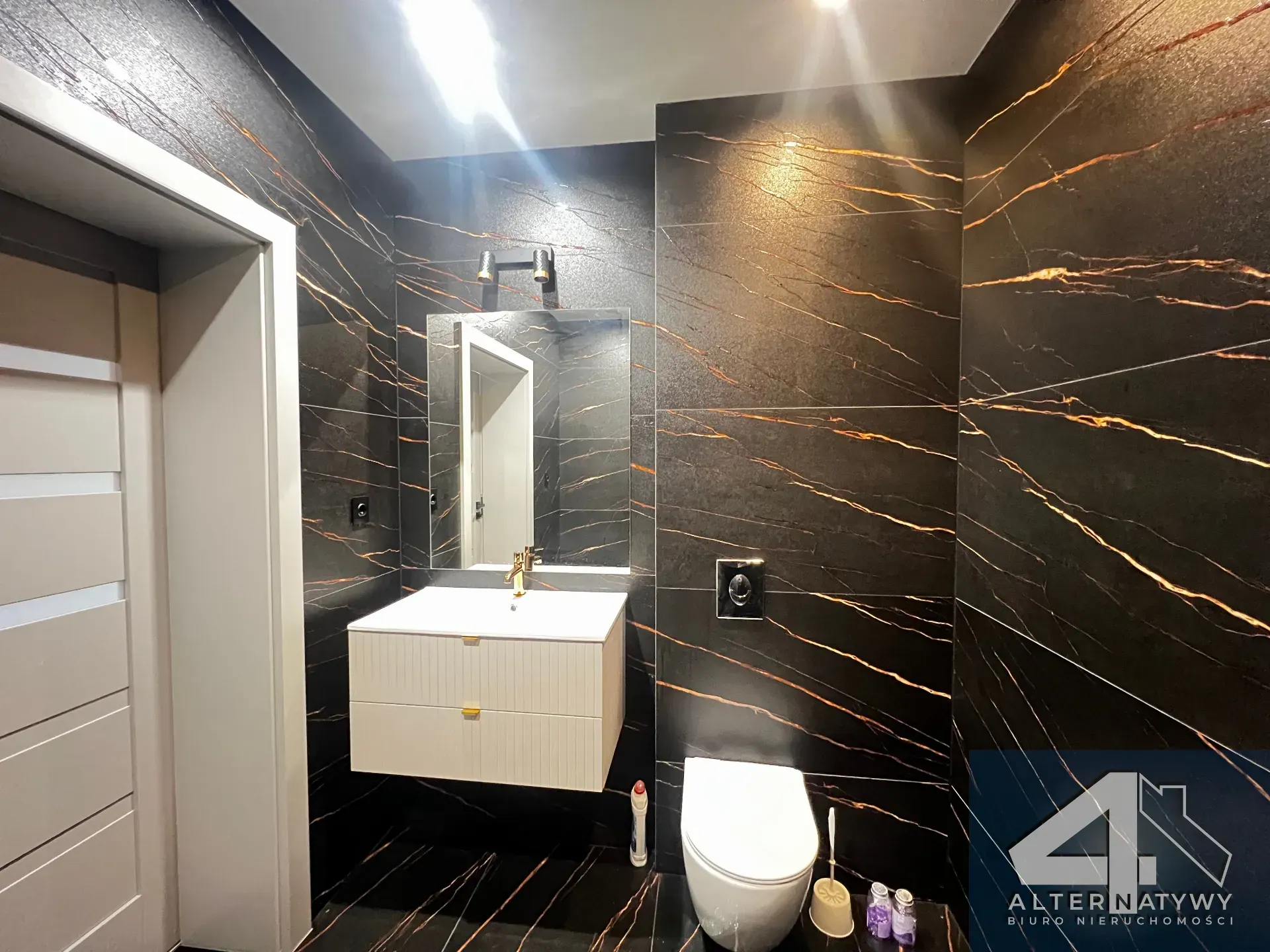 44m² | 2 Pokoje | Do Remontu | Śródmieście 12