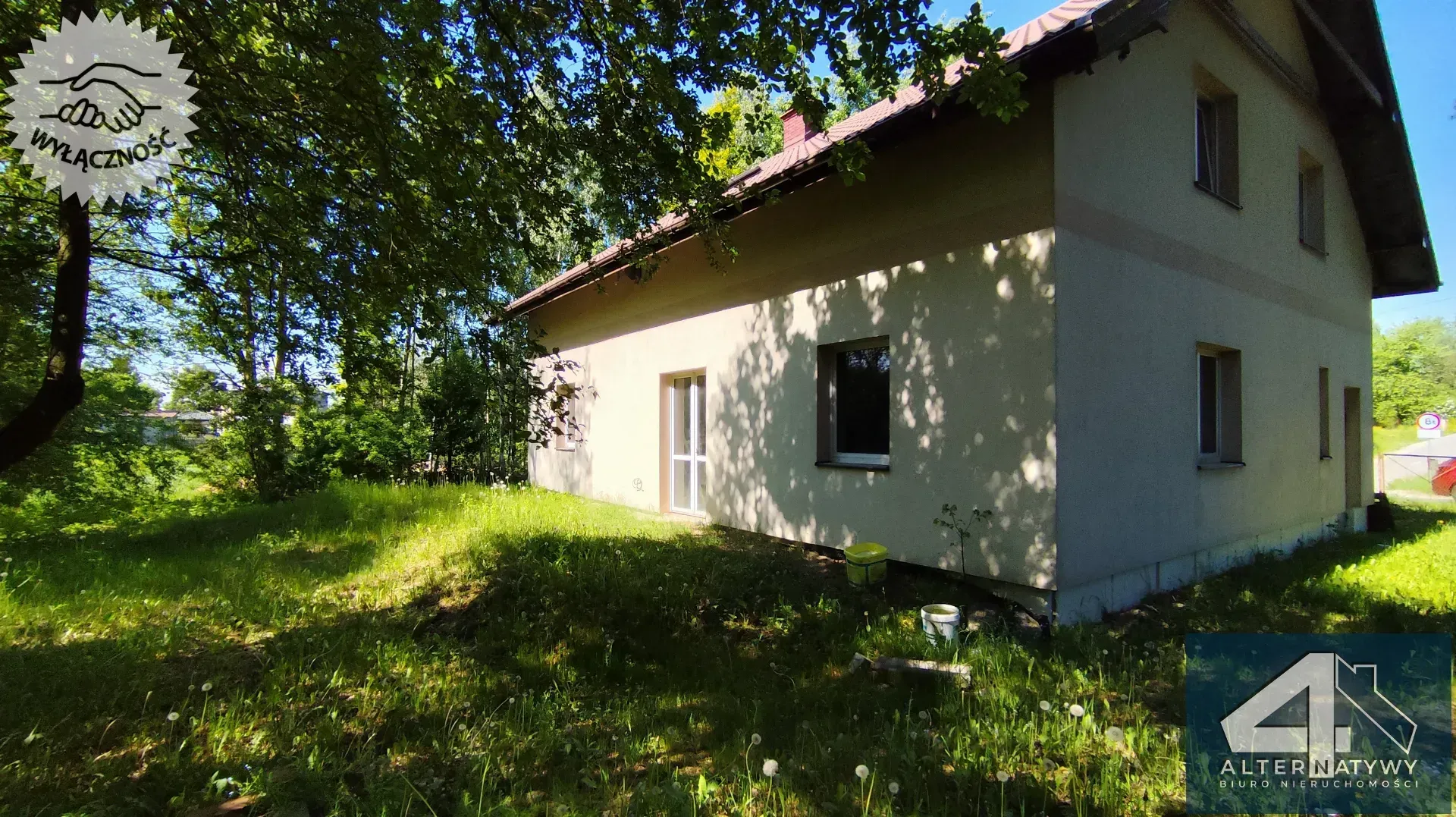 Duży dom z dużą działką blisko lasu i rzeki 1