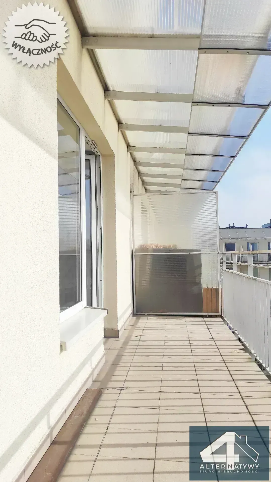 Z dużym tarasem i balkonem, garaż 2stanowiska 9