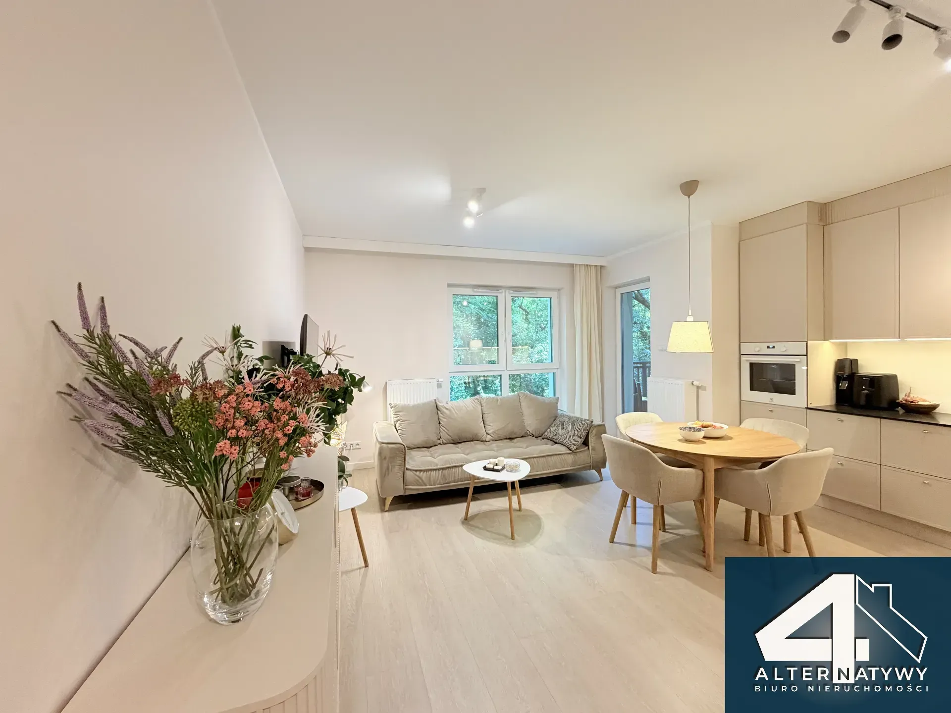 Apartament z tarasem 21 m2, garaż, z 2022 roku 3
