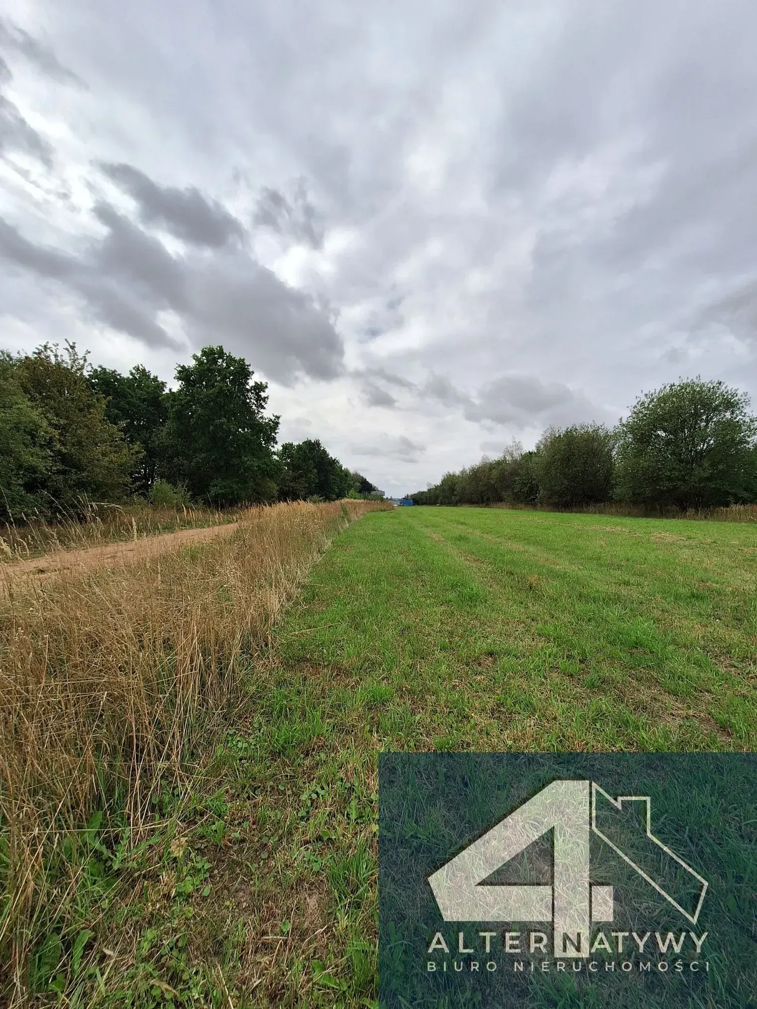 Sielski klimat w mieście: 4 działki po 700 m² 5