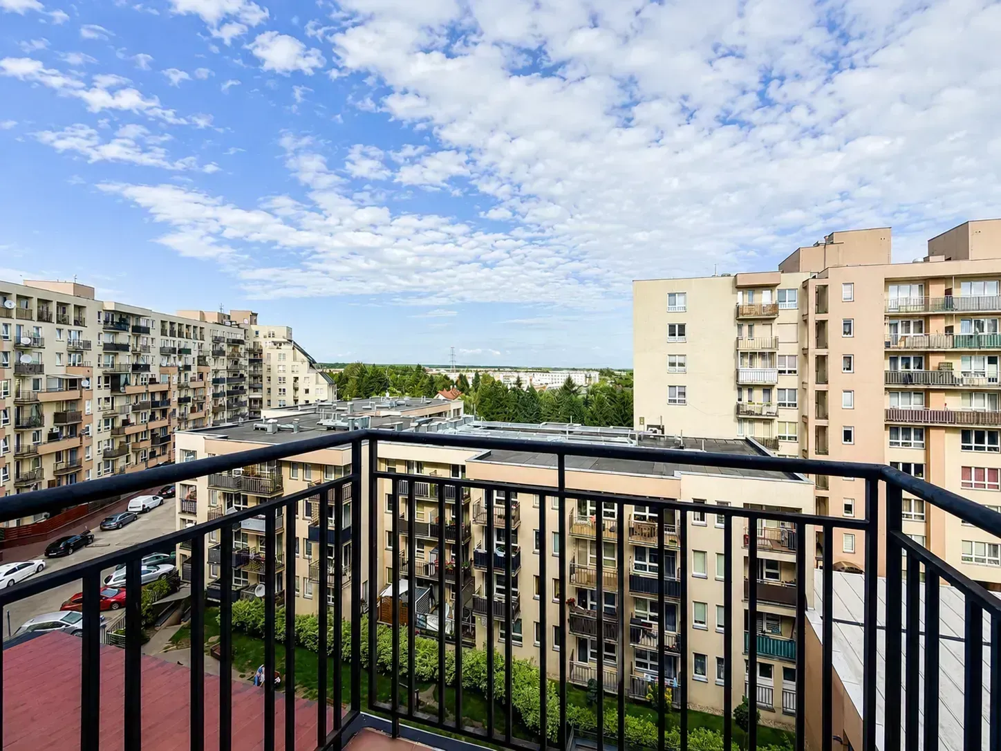 Piaseczno; 2 pokoje;  balkon; winda; garaż 12