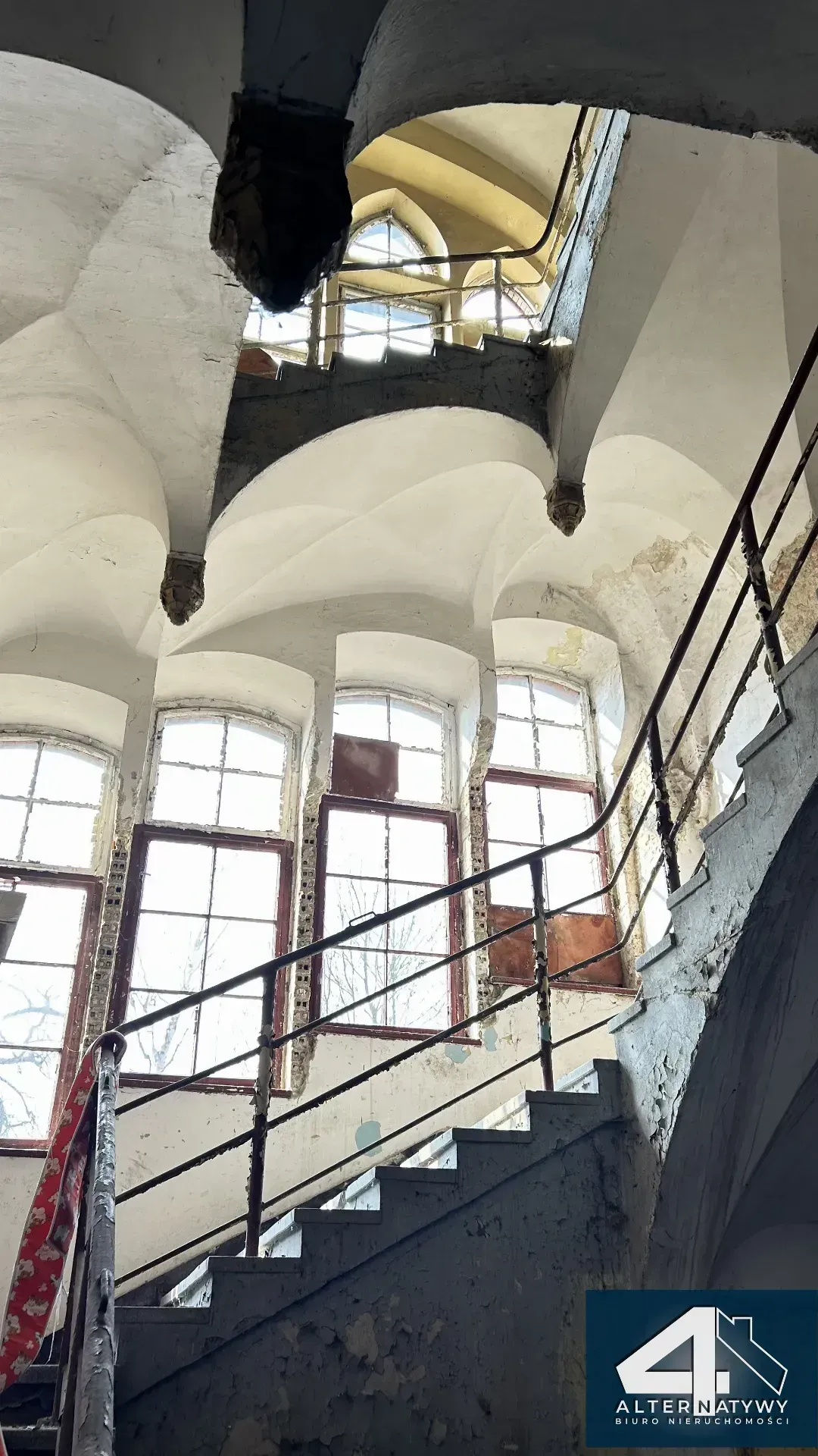 Zabytkowy pałac 3 934 m² | Pszczyna 15