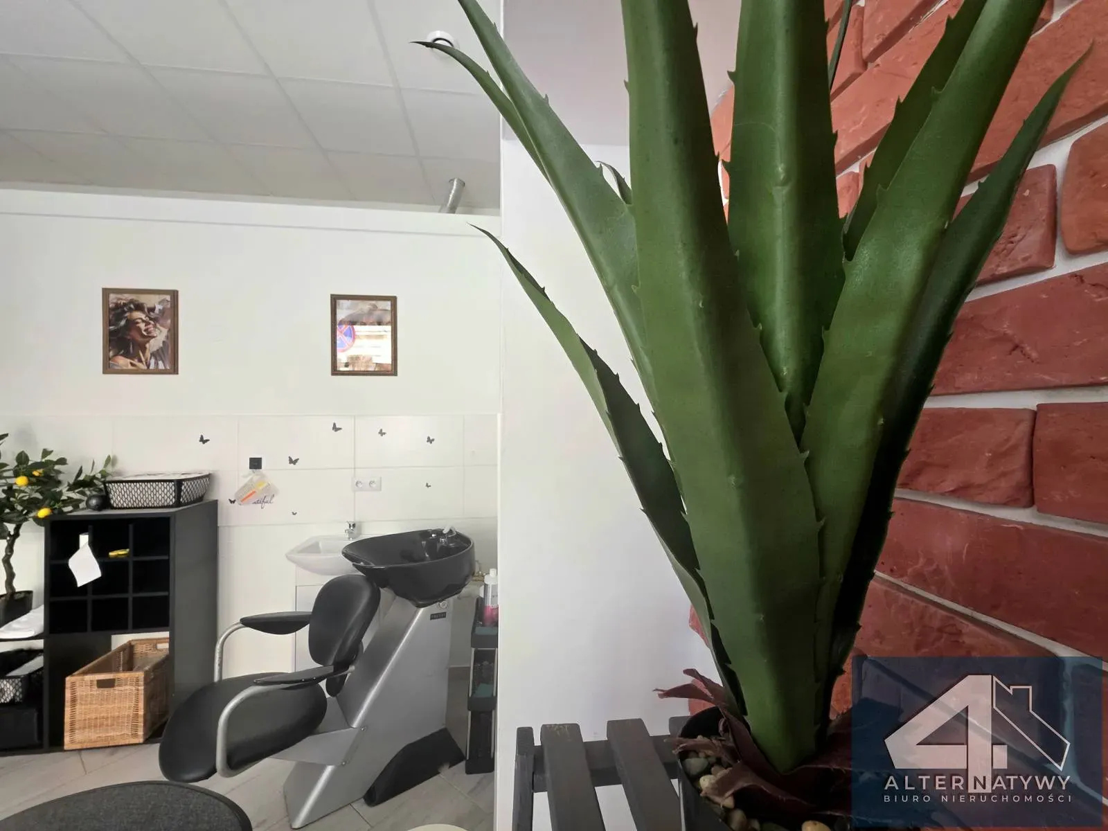 Salon fryzjerski 21m, witryna, ok Łobzowskiej 2 6