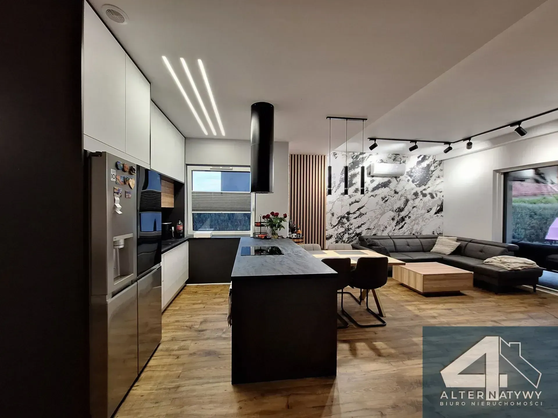 Parterowy bliźniak 131 m² z dwoma garażami 2