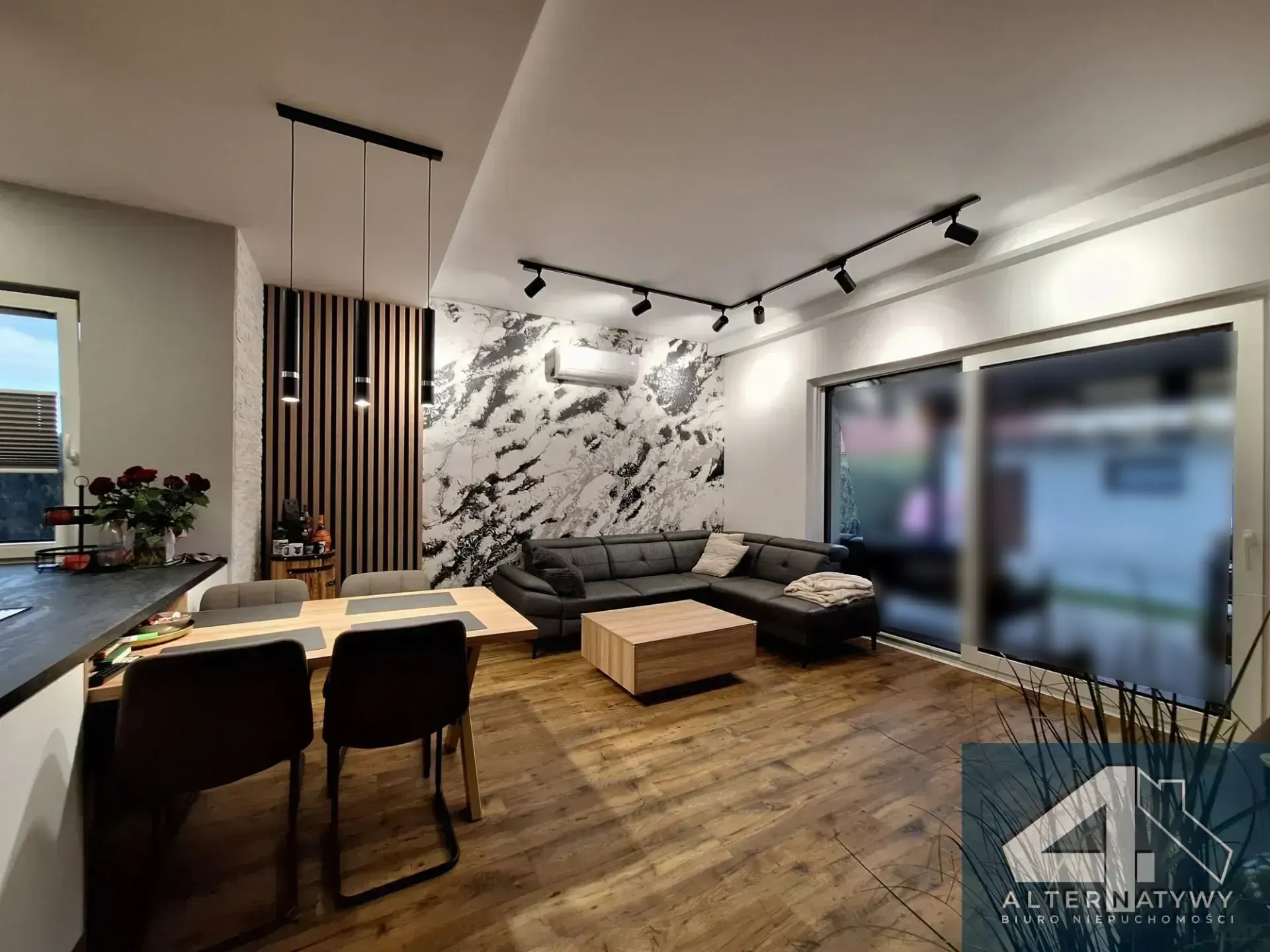 Parterowy bliźniak 131 m² z dwoma garażami 3