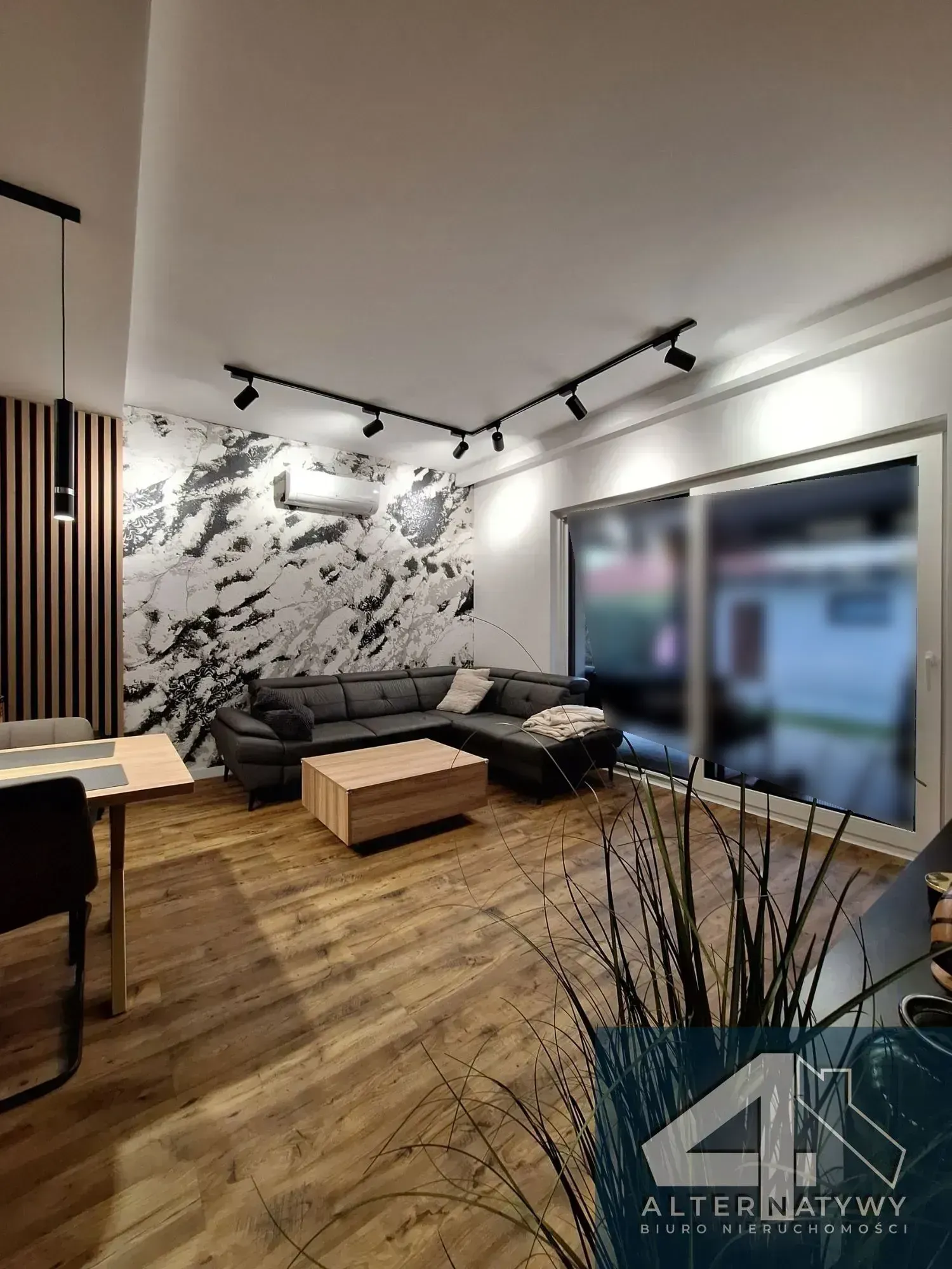 Parterowy bliźniak 131 m² z dwoma garażami 4