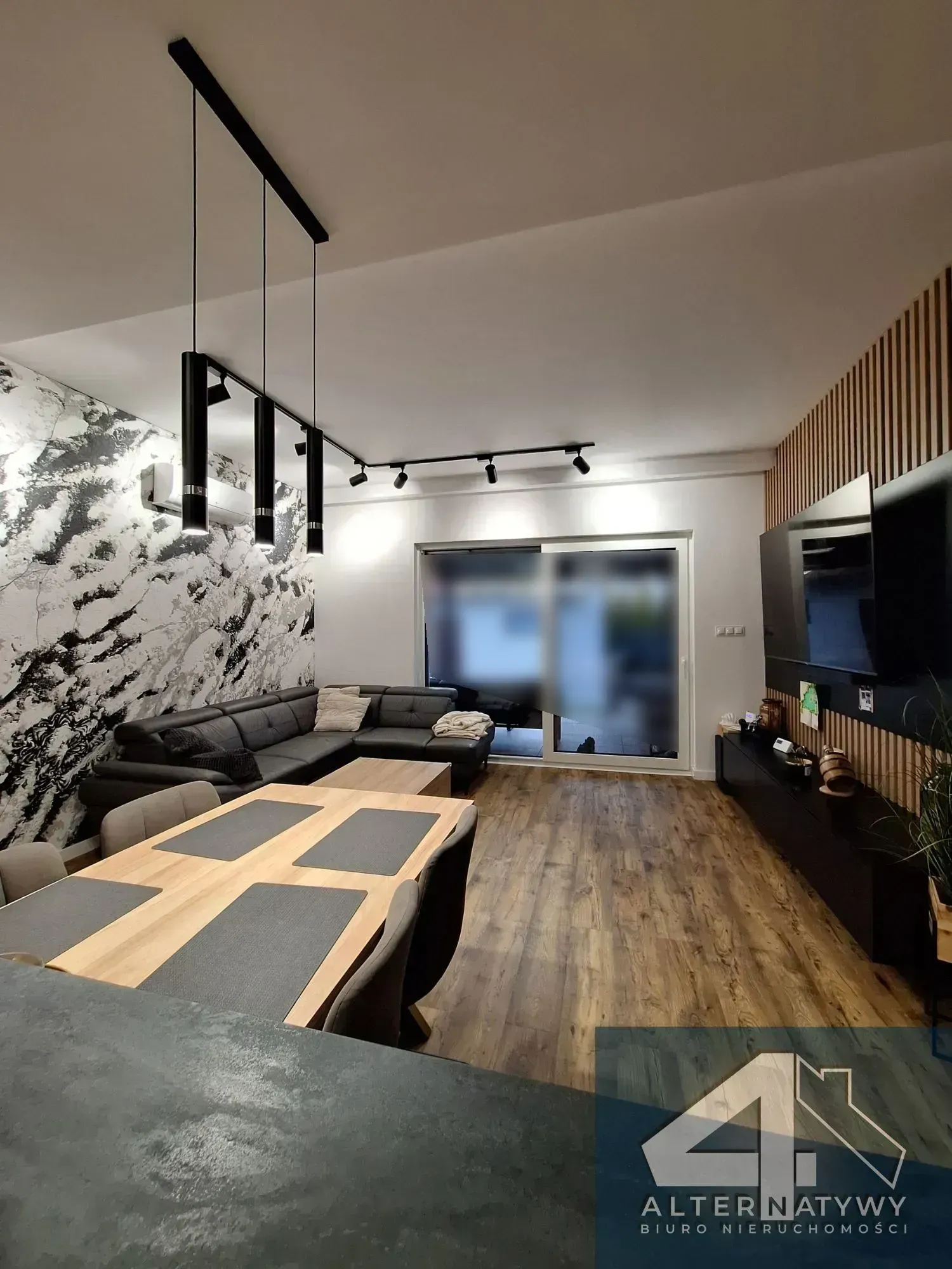 Parterowy bliźniak 131 m² z dwoma garażami 5
