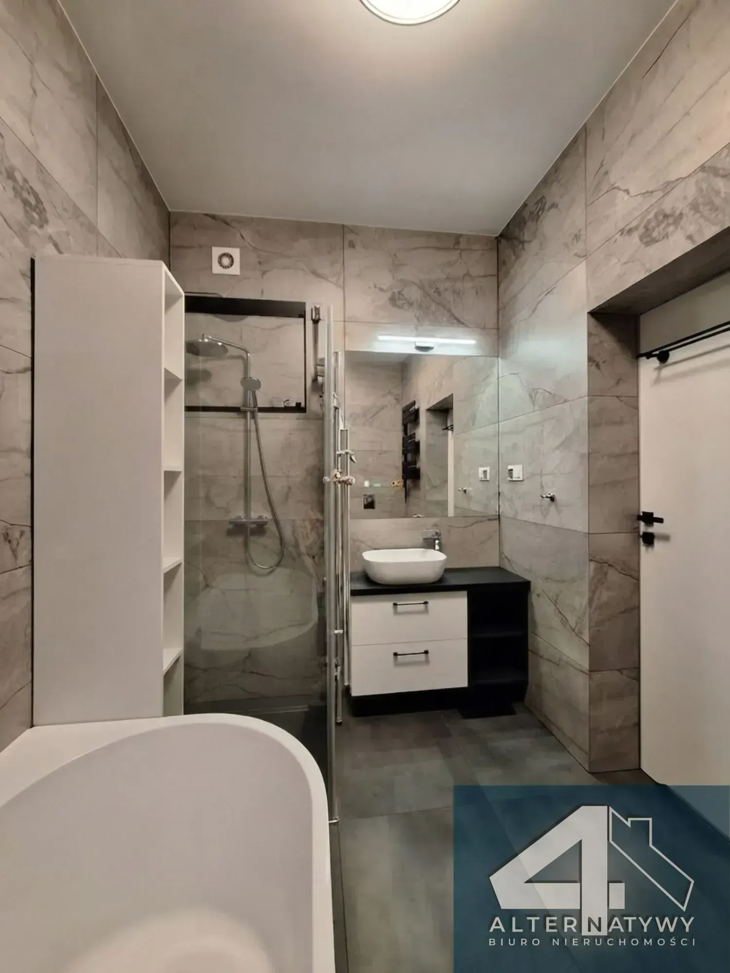 Parterowy bliźniak 131 m² z dwoma garażami 8