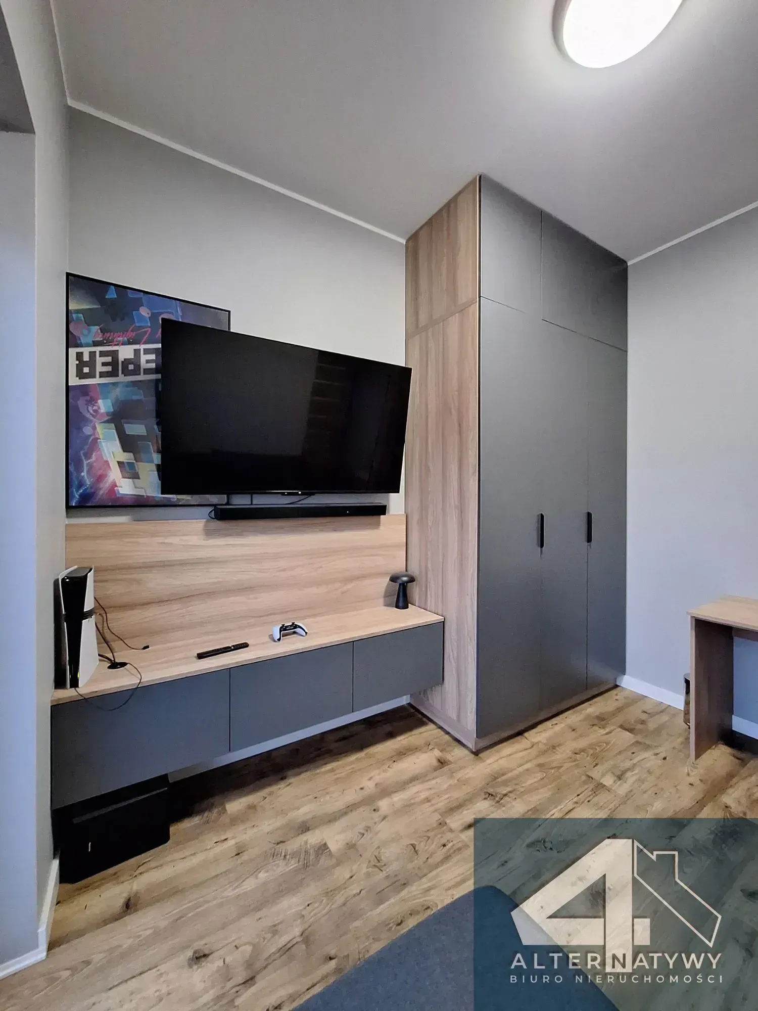Parterowy bliźniak 131 m² z dwoma garażami 13
