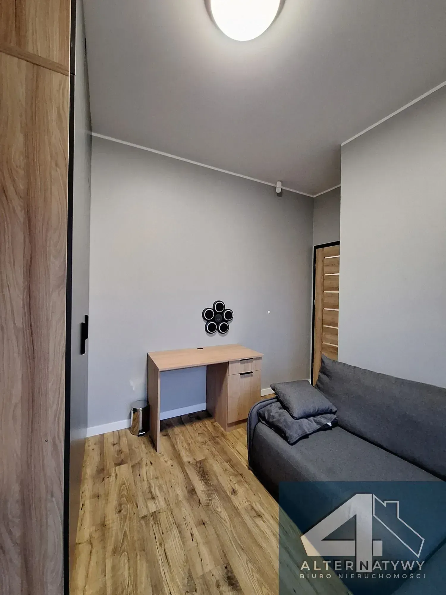 Parterowy bliźniak 131 m² z dwoma garażami 14