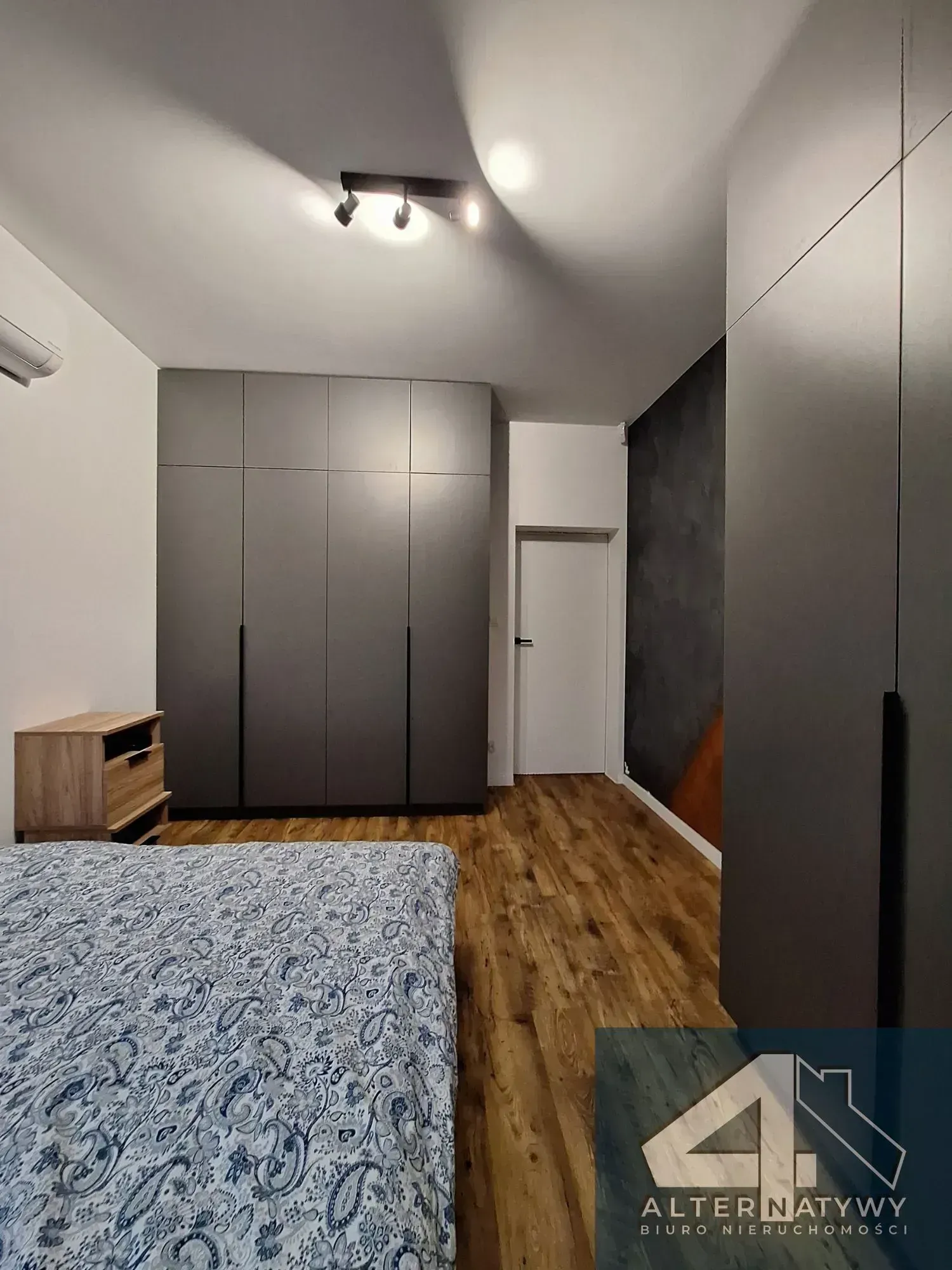 Parterowy bliźniak 131 m² z dwoma garażami 17