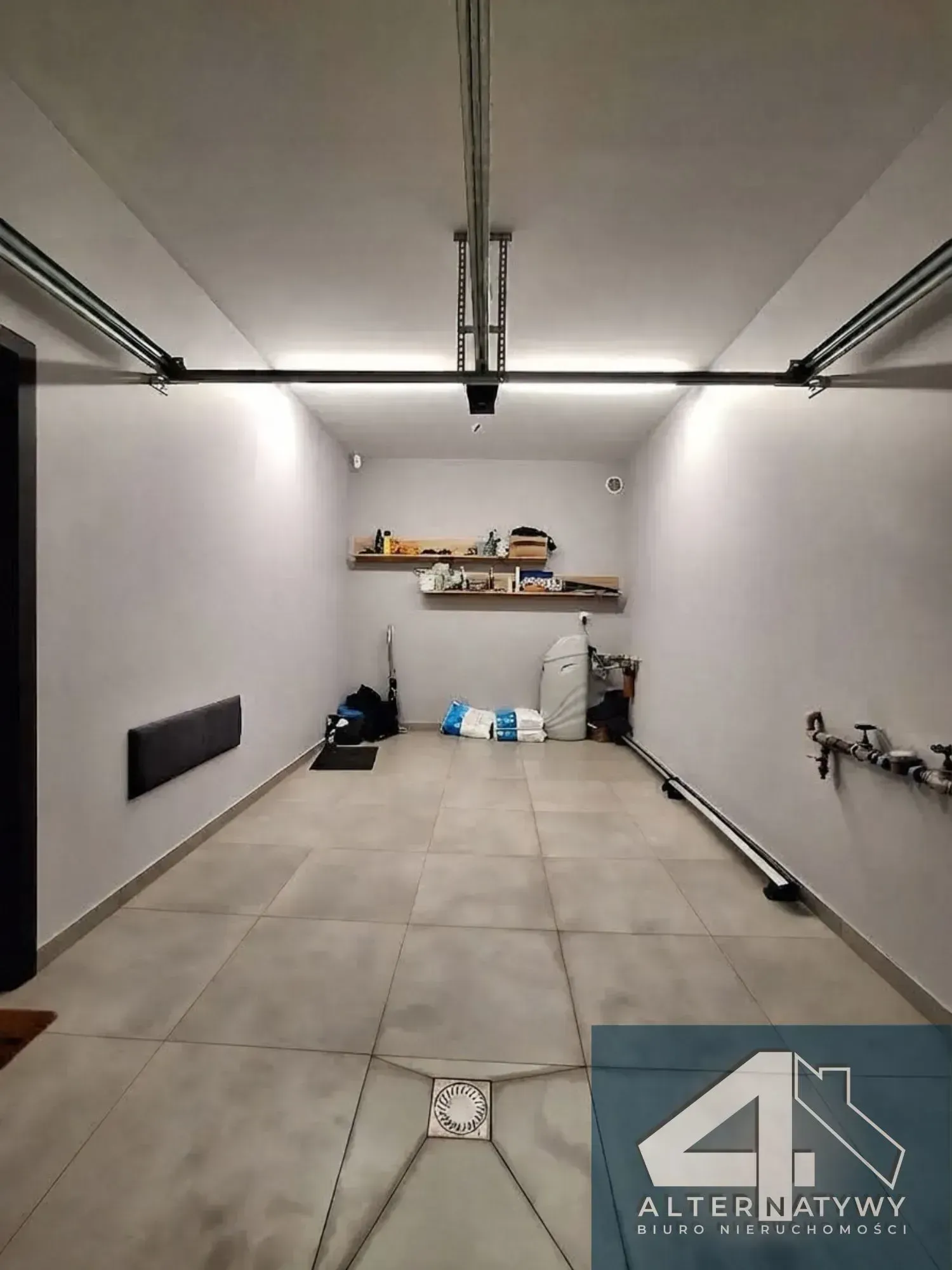 Parterowy bliźniak 131 m² z dwoma garażami 21