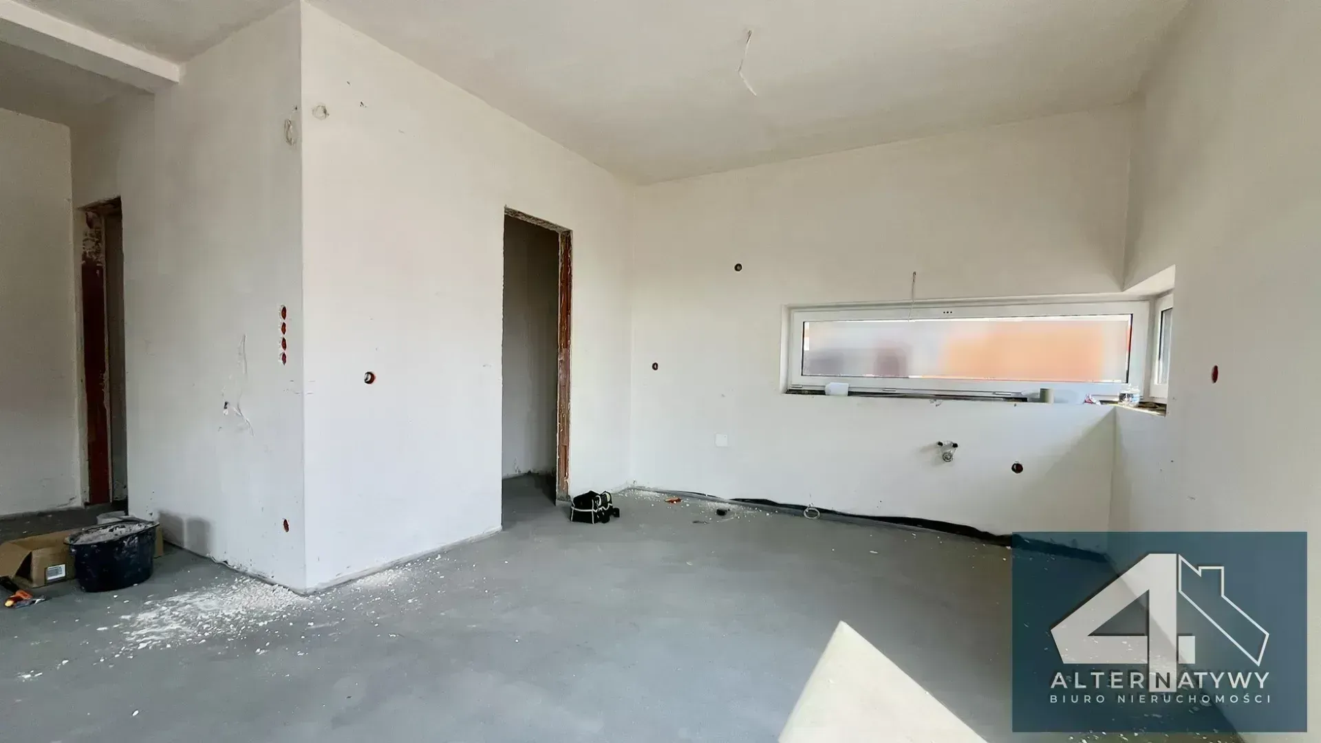 Dom z garażem i gabinetem na parterze 2